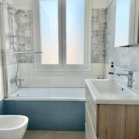 Ariston Terrace 아파트 *